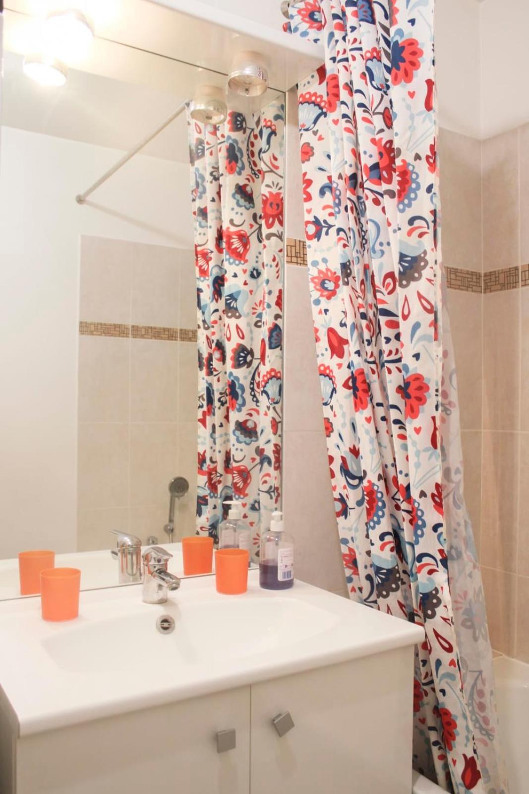 3-Rooms Apartment With Wifi And Balcony Saint-Denis (Seine-Saint-Denis) Exterior foto